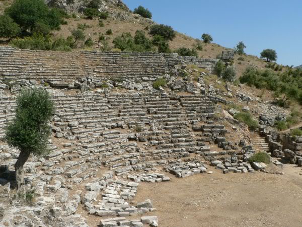 caunos theatre